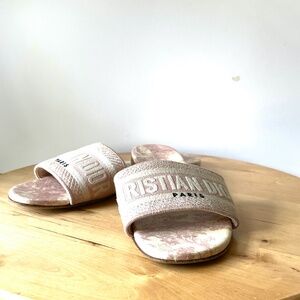 Christian DIOR Womens Flat Slide Sandal Size 37.           0076